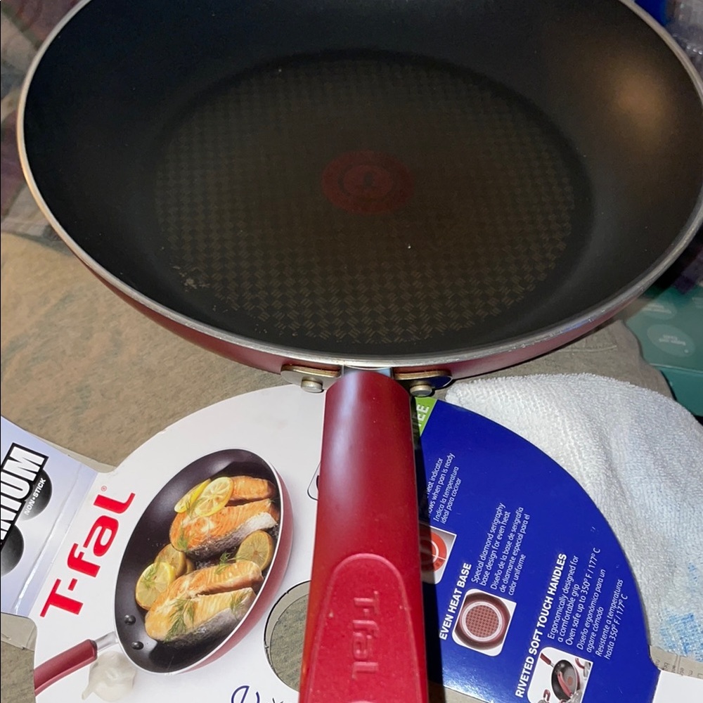 ☘️ $12bundle CRAFTING Crafters Tfal nonstick 12” skillet not for food use